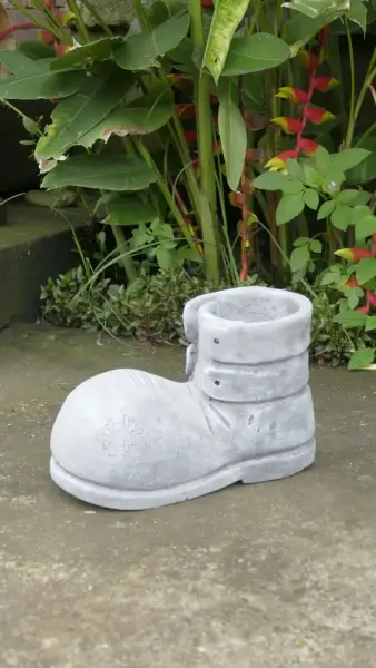 Artikelbild 1 des Artikels “Sepatu - Schuh, 28,5 cm L | Steinguss “
